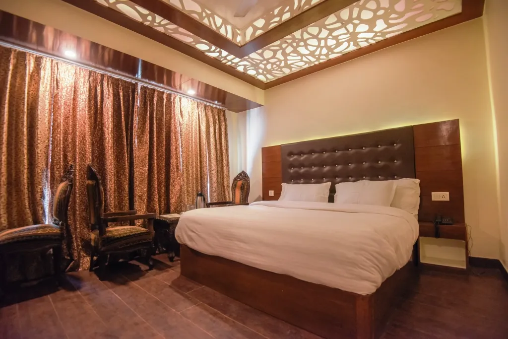 Luxurious Deluxe Room at Hotel Dwaper, Mussoorie